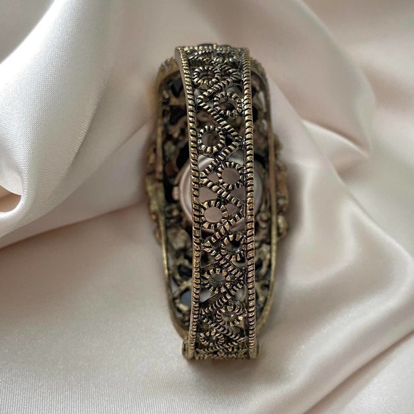 Vintage art deco blossom flower